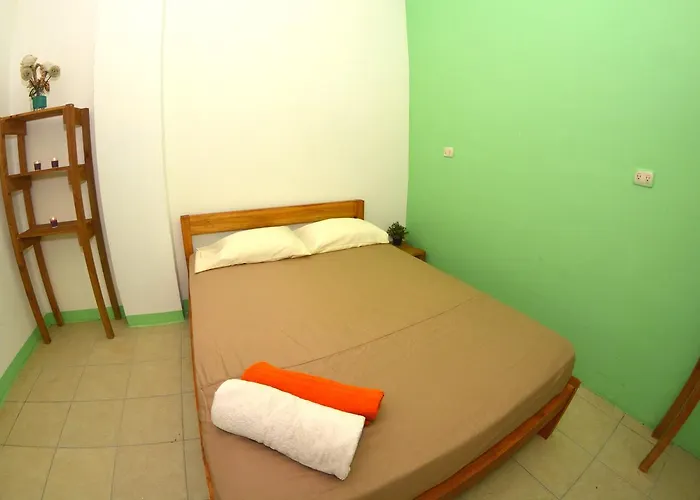 Sunset Hostal *